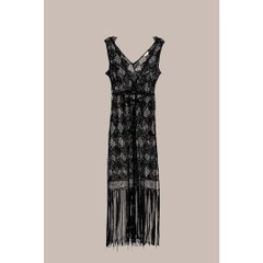 Ein Bekleidungsmodell aus dem Großhandel trägt 33204 - V Neck Tassel Detailed Brode Dress Black, türkischer Großhandel Kleid von Mare Style