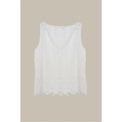 Veleprodajni model oblačil nosi 33206 - Strapped V Neck Cotton Brode Blouse - White, turška veleprodaja Bluza od Mare Style