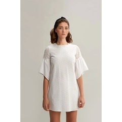Una modelo de ropa al por mayor lleva 33209 - Trumpet Sleeve Cotton Mini Embroidery Dress - White, Vestido turco al por mayor de Mare Style
