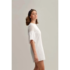 Una modella di abbigliamento all'ingrosso indossa 33209 - Trumpet Sleeve Cotton Mini Embroidery Dress - White, vendita all'ingrosso turca di Vestito di Mare Style