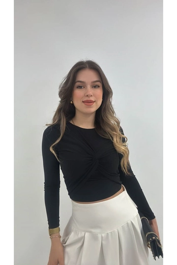 Hurtowa modelka nosi  Bluzka W Kolorze Piaskowym  Drapowana Z Przodu
, turecka hurtownia Bluza firmy Maxi Modena