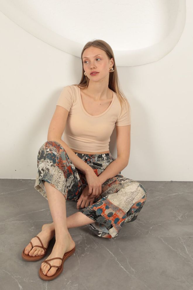 Maxi Modena T shirt Basica Con Scollo A V In Tessuto Di Viscosa Fragola beige Abbigliamento all'ingrosso Casuale