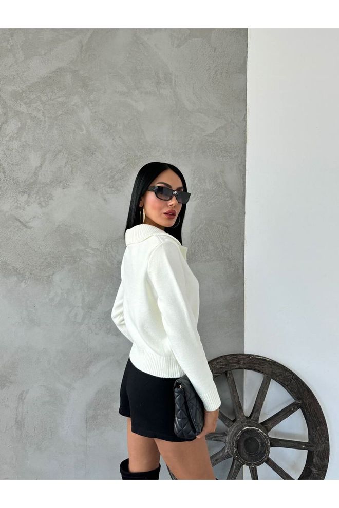 Maxi Modena Бяла Жилетка С Цип И С Изрезана Яка Дрехи на едро 3