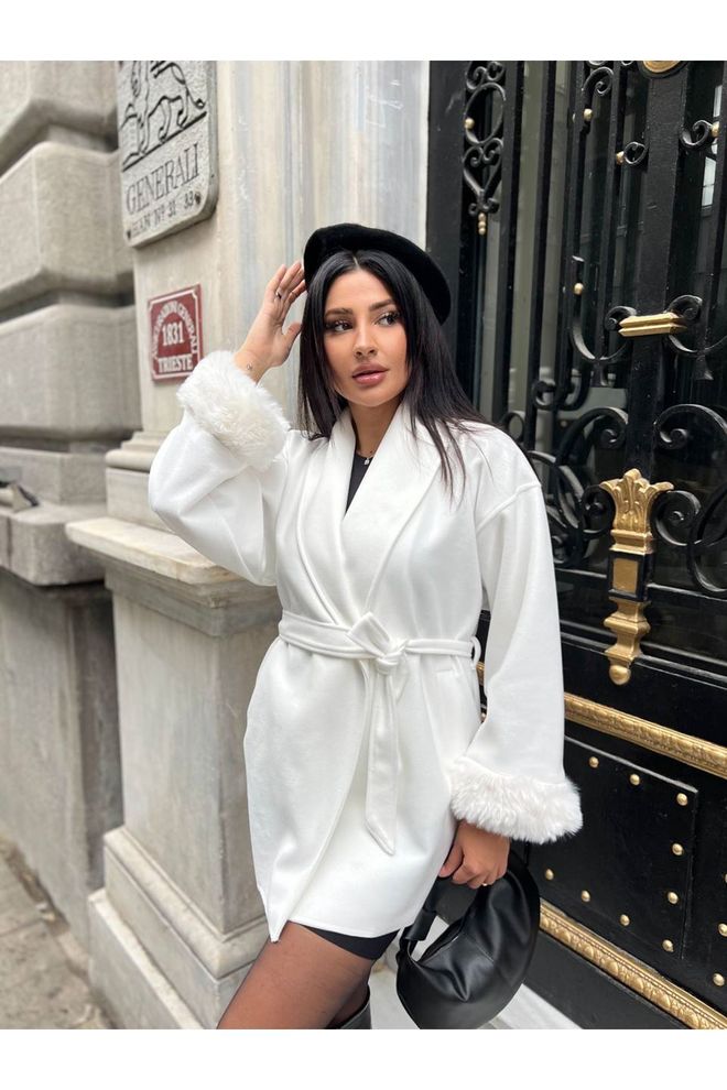 Maxi Modena Beyaz Zarif Anvelop Kaban Çentikli Yakayla Toptan Giyim Nostaljik