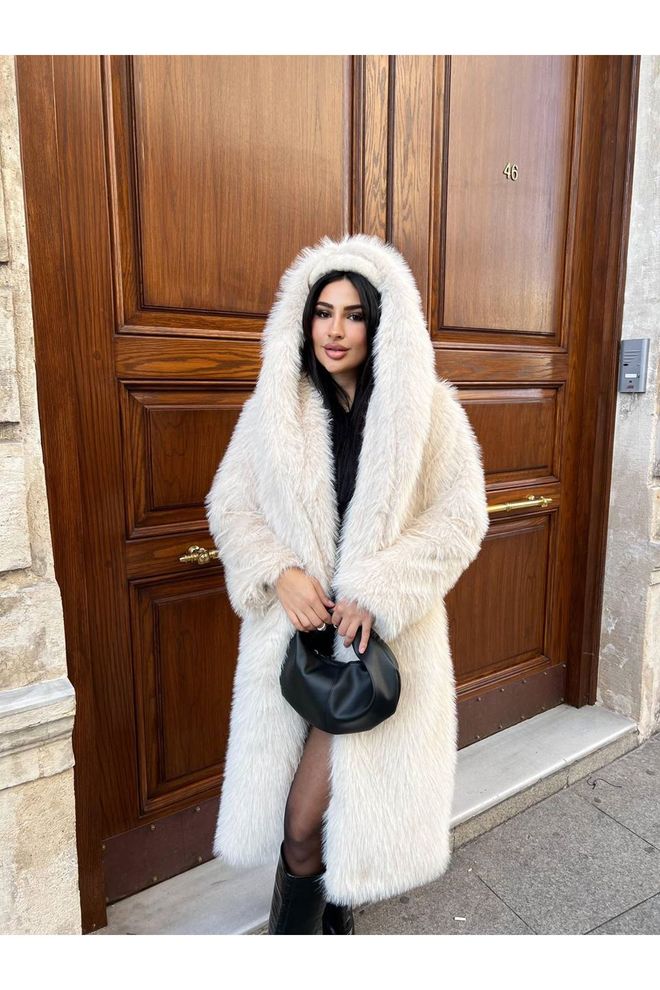 Maxi Modena Beyaz Zarif Kürklü Kapüşonlu Kaban Toptan Giyim Nostaljik