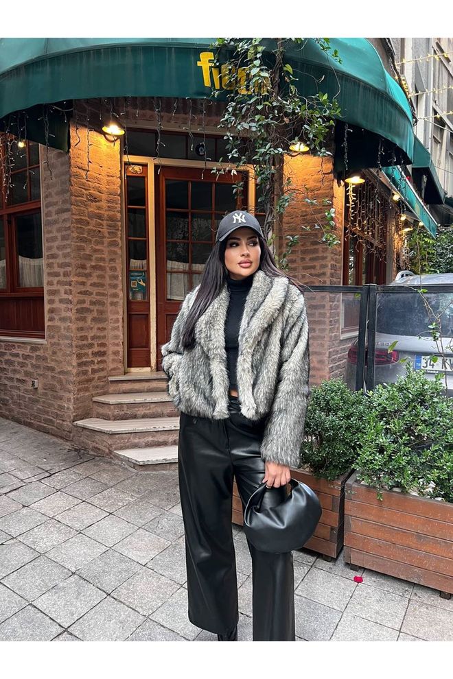 Maxi Modena Γκρι Γούνινο Crop Σακάκι Με Γιακά Με Εγκοπές Χονδρικό εμπόριο ενδυμάτων Σοδειά