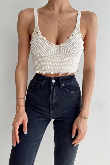 A wholesale clothing model wears  Seashell And Beaded Strap Knitted Bustier Blouse Ecru
, Turkish wholesale Crop Top of Maxi Modena