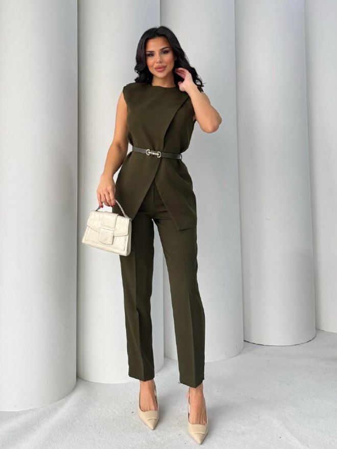 Maxi Modena Elegantno Žensko Odijelo Bez Rukava S Detaljnim Pojasom Veleprodaja odjeće Bez tkanine