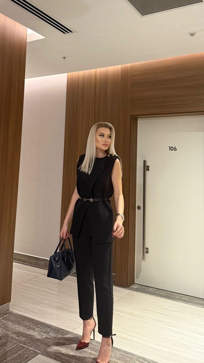 Maxi Modena بدلة نسائية بدون أكمام بتفاصيل حزام أنيق ملابس بالجملة لا يوجد قماش