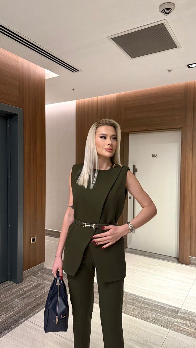 Maxi Modena بدلة نسائية بدون أكمام بتفاصيل حزام أنيق ملابس بالجملة لا يوجد قماش