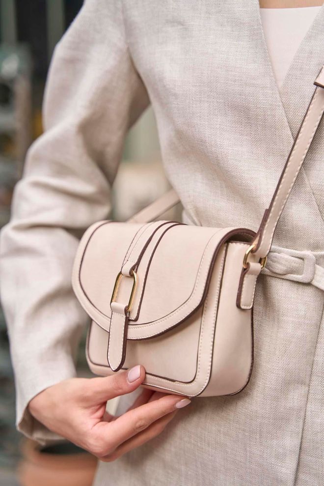 Mina Fashion Кожена мини чанта за ръце и рамене крем с катарама Дрехи на едро 0