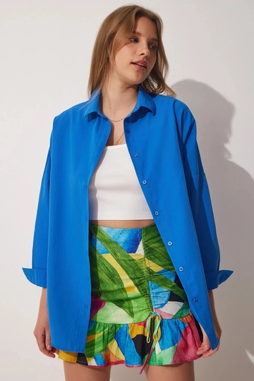 A wholesale clothing model wears  Oversize Long Basic Shirt
, Turkish wholesale Shirt of Mina Fashion