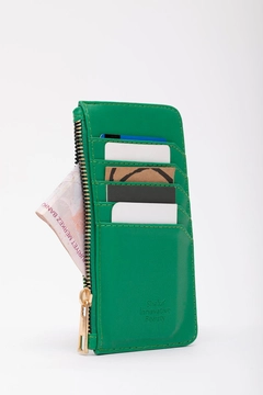 A wholesale clothing model wears mna11576-faux-leather-zippered-card-holder-wallet-with-coin-and-5-card-compartments, Turkish wholesale Bag of Mina Fashion