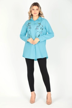 Ein Bekleidungsmodell aus dem Großhandel trägt 44756 - Shirt - Blue, türkischer Großhandel Hemd von Miena