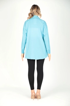 Een kledingmodel uit de groothandel draagt 44756 - Shirt - Blue, Turkse groothandel Shirt van Miena