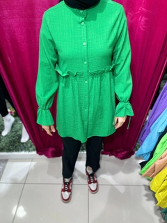 Ein Bekleidungsmodell aus dem Großhandel trägt 47399 - Shirt - Green, türkischer Großhandel Hemd von Miena