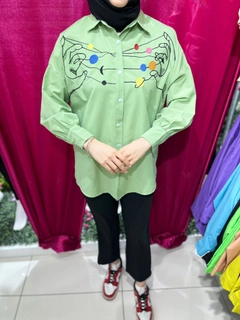 A wholesale clothing model wears 47391 - Shirt - Çağla, Turkish wholesale Shirt of Miena