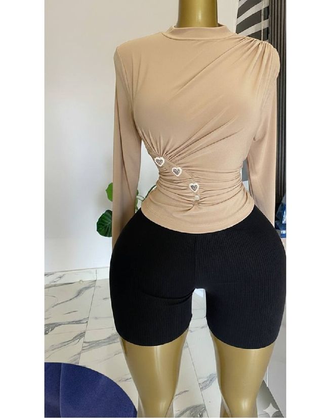 Mistix Chemisier Beige Élégant Ajusté Avec Col Haut Vêtements en gros Décontracté