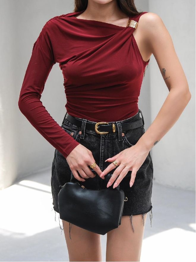 Mistix Μπλούζα Μπορντό Με Εφαρμοστή Γραμμή Και Εναν Ωμο Χονδρικό εμπόριο ενδυμάτων Casual
