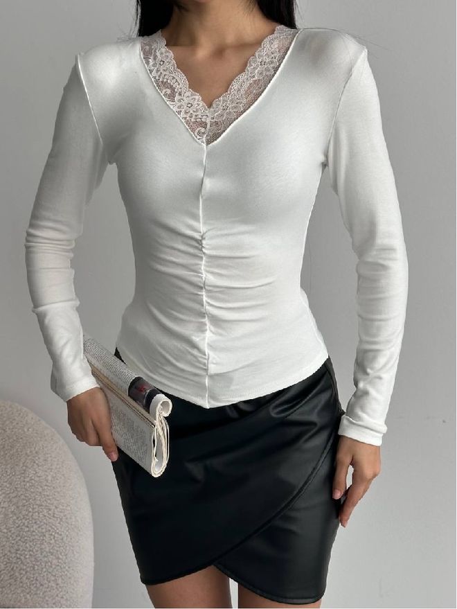 Mistix Witte Elegante Slim Fit Blouse Met V hals Groothandel Kleding Casual