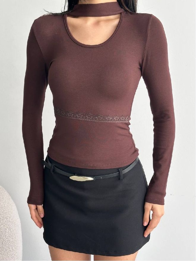 Mistix Bruine Slim Fit Blouse Met Lange Rechte Mouwen Groothandel Kleding Casual