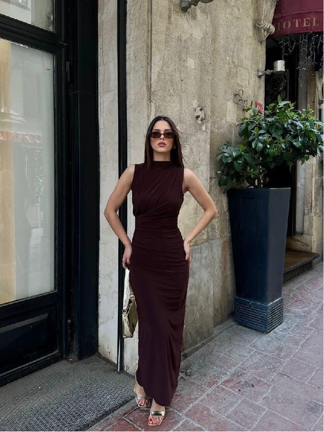 Mistix فستان أرجواني داكن أنيق بفتحة رقبة طويلة وأكمام كاب ملابس بالجملة جنسي