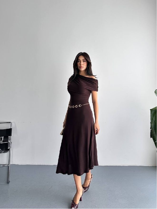 Mistix Elegancka Brązowa Sukienka Rozkloszowana Midi Hurtowa sprzedaż odzieży Seksowny