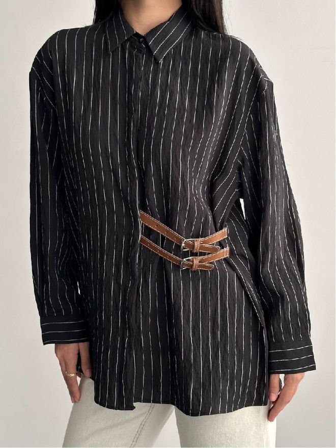 Mistix Czarna Pasiasta Koszula Oversize Z Kołnierzykiem Polo Hurtowa sprzedaż odzieży Casual