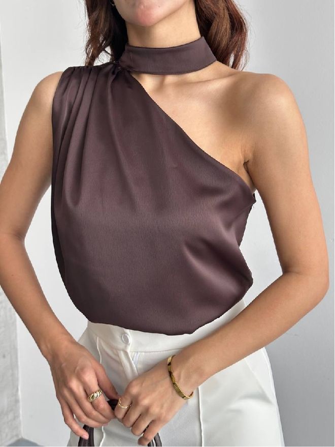 Mistix Chemisier Brun Élégant À Col Asymétrique Vêtements en gros Sexy