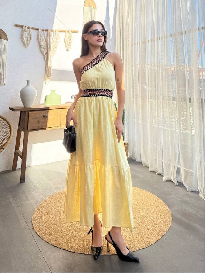 Mistix Elegantes Gelbes Fit And Flare Kleid Großhandelskleidung Lässig