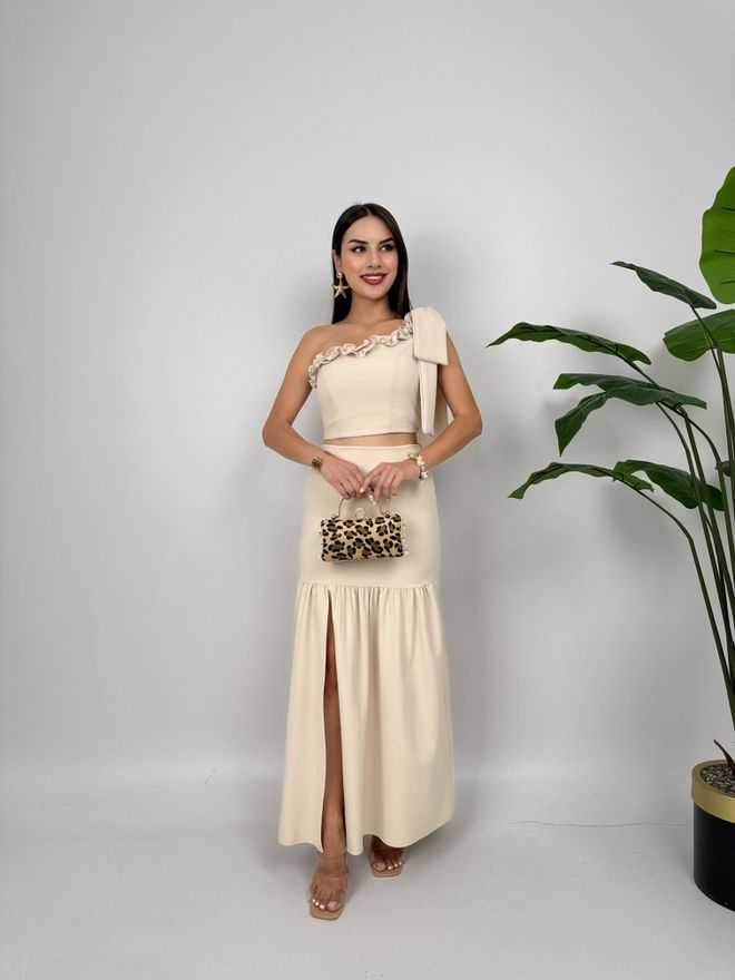 Miss Janell Μπεζ Μακριό Φόρεμα Fit And Flare Με Εναν Ωμο Χονδρικό εμπόριο ενδυμάτων Άνοιξη