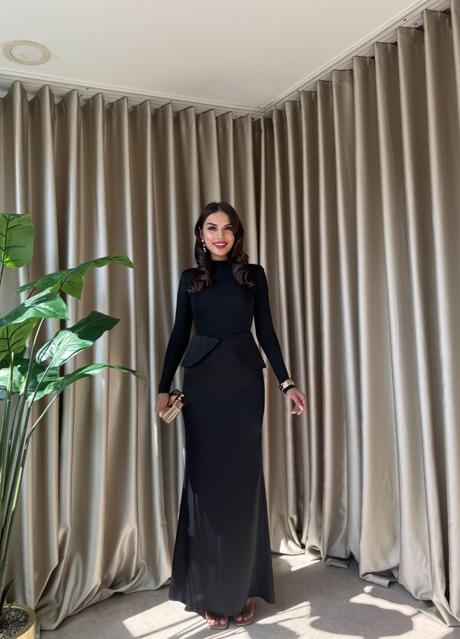 Miss Janell Rochie Neagră Elegantă Draperie Cu Gât Înalt Și Mâneci Lungii Îmbrăcăminte cu ridicata Sexy