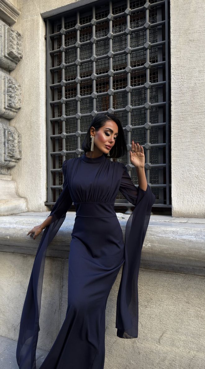 Miss Janell Eleganti Tamsiai Mėlyna Aptempta Su Aukštu Kaklu Didmeninė prekyba drabužiais Apykaklė su įkirpimu