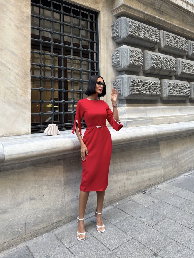 Miss Janell Eleganten Rdeč Plašč Z Razcepljenimi 3/4 Rokavi Oblačila na debelo Delo