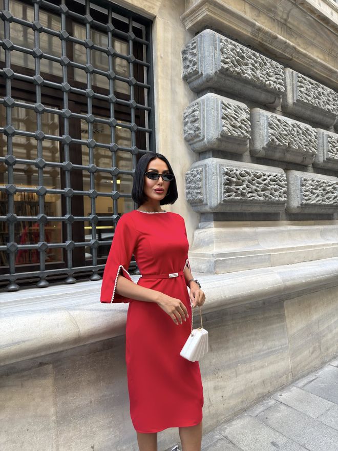 Miss Janell Eleganten Rdeč Plašč Z Razcepljenimi 3/4 Rokavi Oblačila na debelo 1