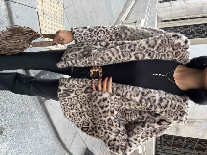 Miss Janell Manteau En Fourrure Marron Avec Motif Animalier Et Col Cranté Vêtements en gros Hiver