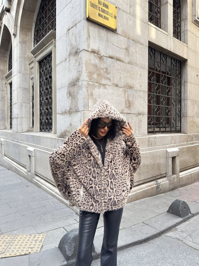 Miss Janell Manteau En Fourrure Marron Avec Motif Animalier Et Col Cranté Vêtements en gros Ancien