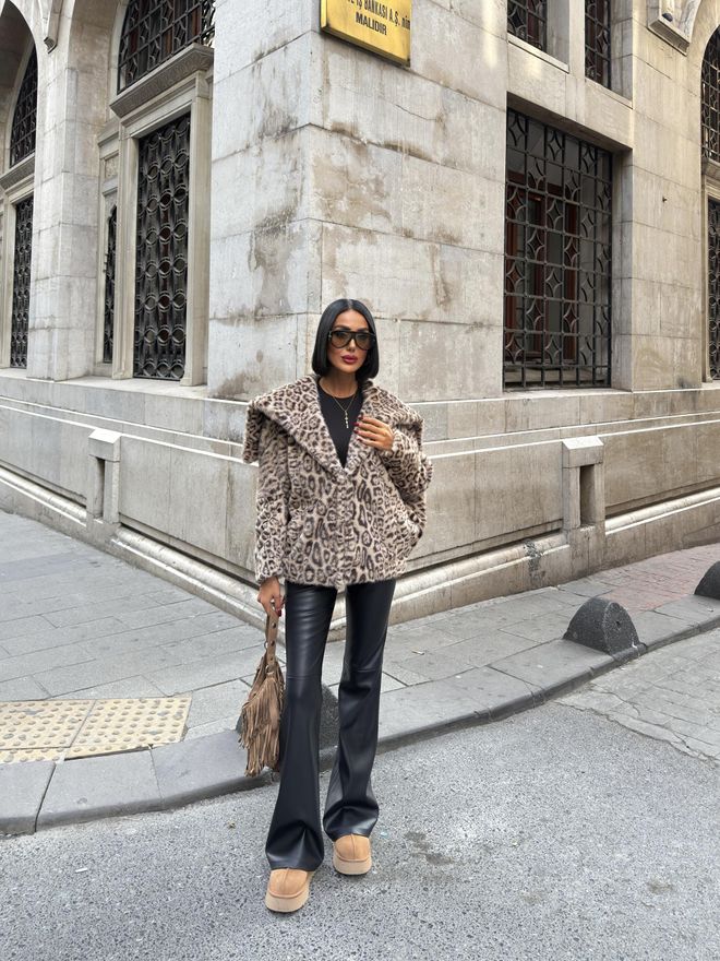 Miss Janell Manteau En Fourrure Marron Avec Motif Animalier Et Col Cranté Vêtements en gros Automne