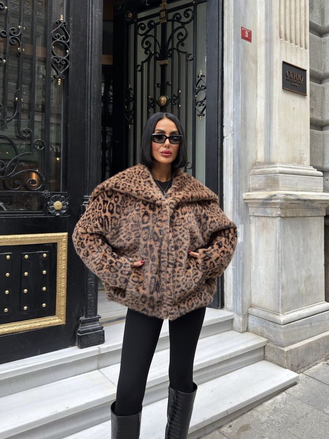 Miss Janell Brown Oversized Leopard Print Fur Hooded Coat Wholesale Clothing 1