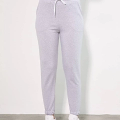 Ein Bekleidungsmodell aus dem Großhandel trägt 35772 - Sweatpants - Grey, türkischer Großhandel Jogginghose von Miyalon
