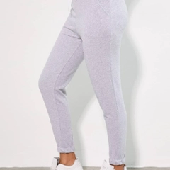 Een kledingmodel uit de groothandel draagt 35772 - Sweatpants - Grey, Turkse groothandel Joggingbroek van Miyalon