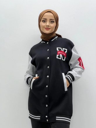 A model wears 35779 - Jacket Tunic - Black, wholesale undefined of Miyalon to display at Lonca