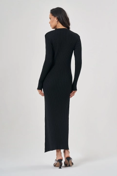 A wholesale clothing model wears MZL10226 - Dress - Black, Turkish wholesale Dress of Mizalle