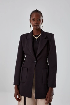 Ein Bekleidungsmodell aus dem Großhandel trägt 26526 - Jacket - Black, türkischer Großhandel Jacke von Mizalle
