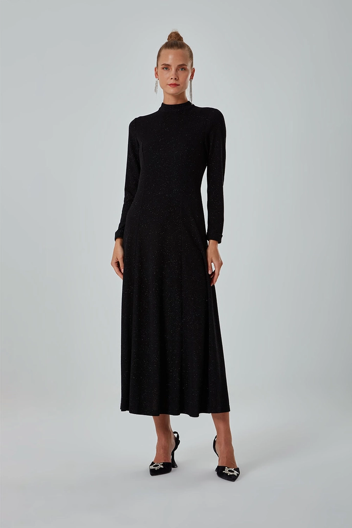 Una modella di abbigliamento all'ingrosso indossa 26563 - Dress - Black, vendita all'ingrosso turca di Vestito di Mizalle