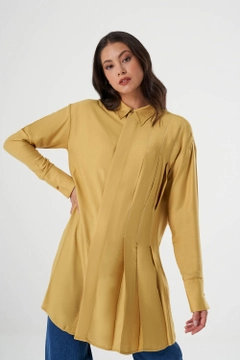 A wholesale clothing model wears 34045 - Shirt - Mustard, Turkish wholesale Shirt of Mizalle