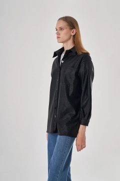 Ein Bekleidungsmodell aus dem Großhandel trägt 34054 - Shirt - Black, türkischer Großhandel Hemd von Mizalle