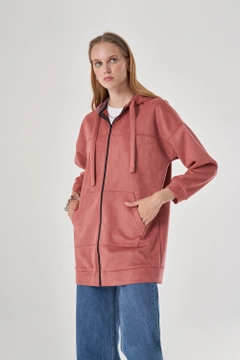 A wholesale clothing model wears 34083 - Sweatshirt - Tan, Turkish wholesale Hoodie of Mizalle
