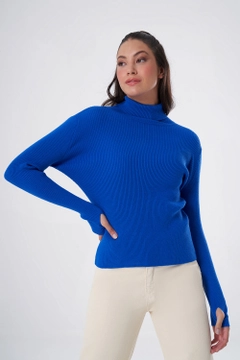 Модел на дрехи на едро носи 34118 - Sweater - Saxe, турски едро пуловер на Mizalle