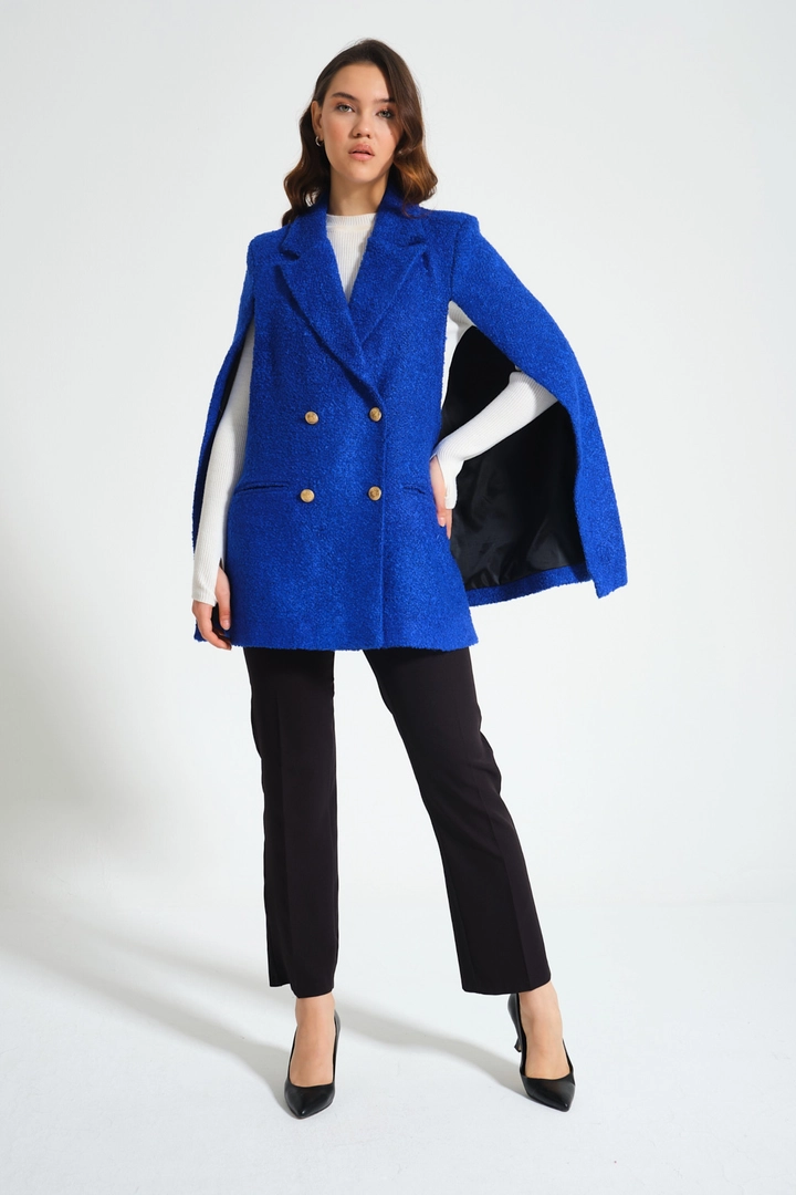 Ένα μοντέλο χονδρικής πώλησης ρούχων φοράει 39965 - Jacket - Saxe, τούρκικο Μπουφάν χονδρικής πώλησης από Mizalle